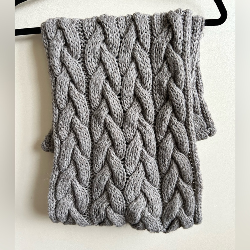Chunky Knit Infinity Scarf Grey